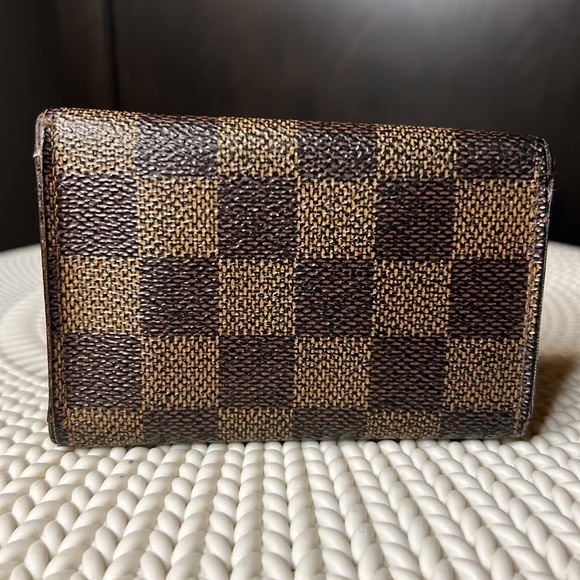 Louis Vuitton Damier Ebene Key Wallet - Picture 2 of 11
